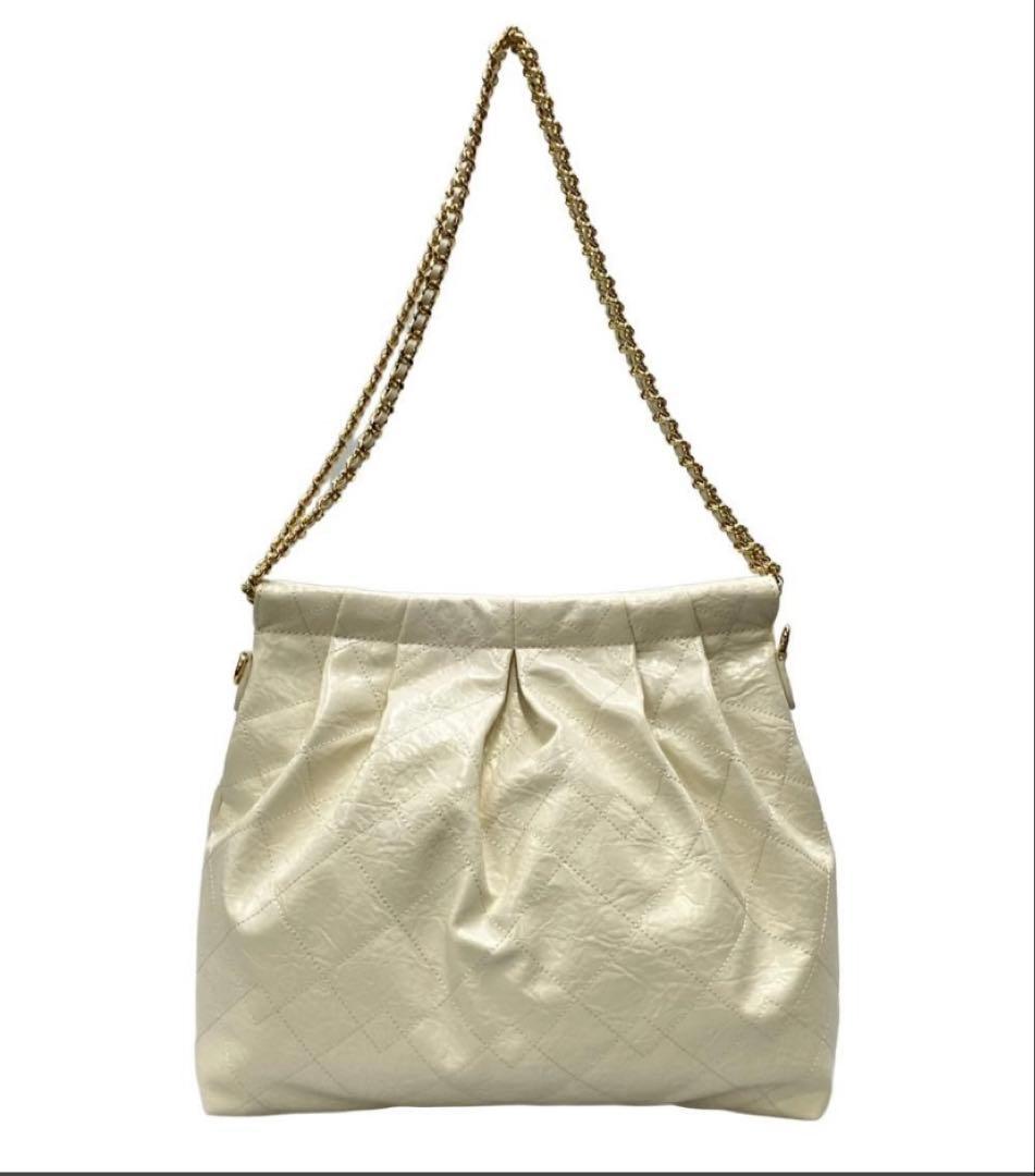 CHARLES & KEITHブレードチェーンハンドルホーボーバッグ クリーム