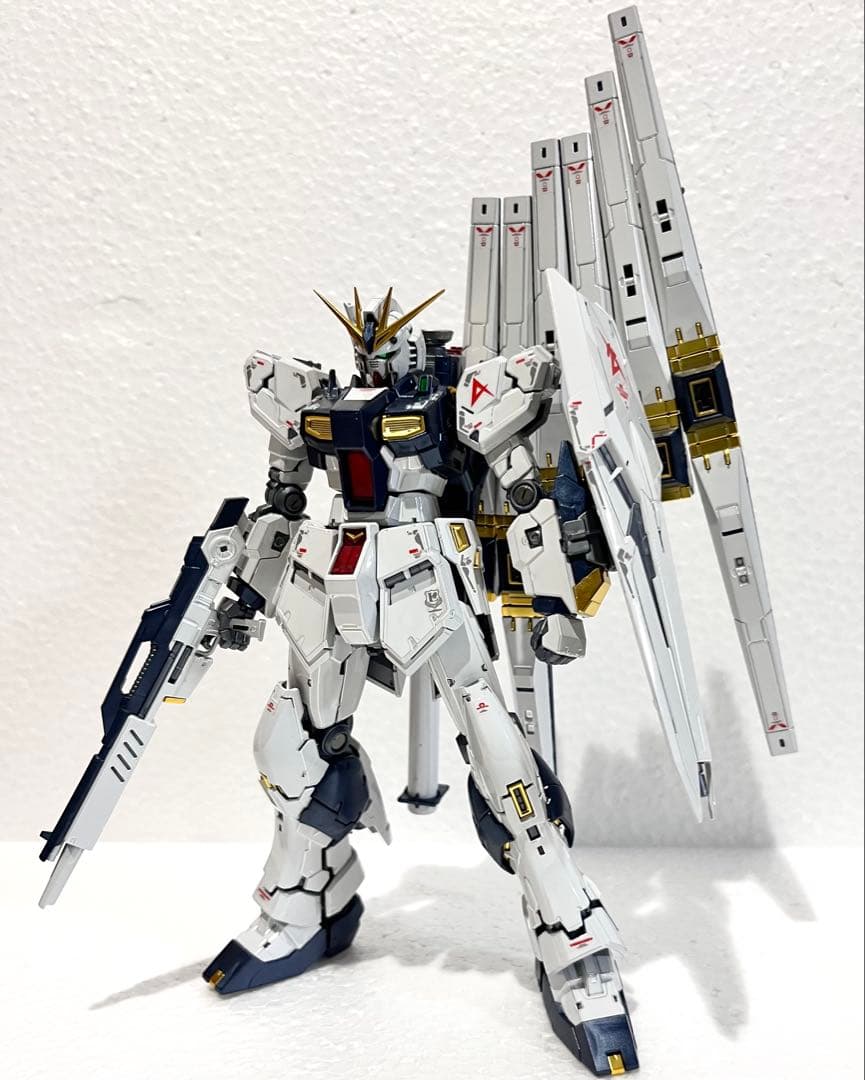 1/144 RG νガンダム チタニウムフィニッシュ 完成品