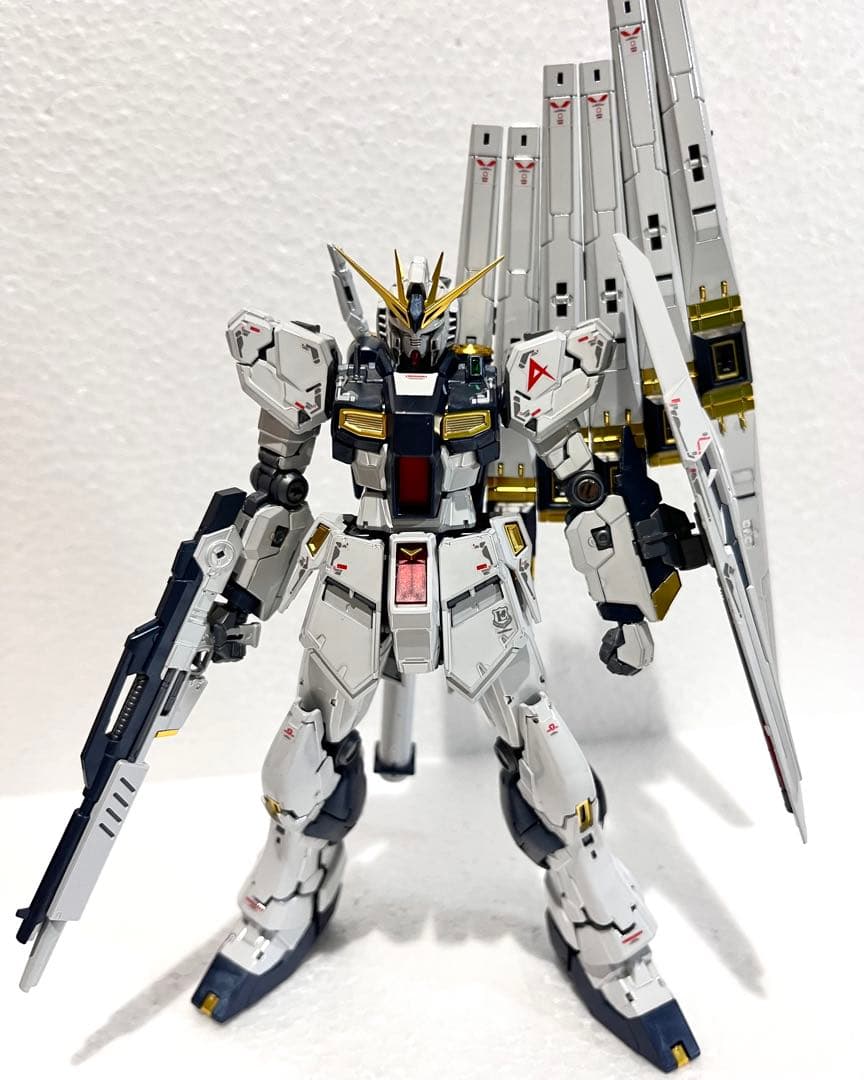 1/144 RG νガンダム チタニウムフィニッシュ 完成品