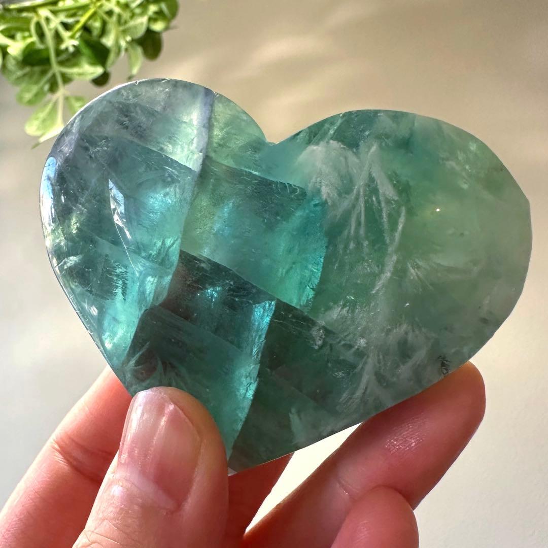 フェザーフローライト　ハート　7㎝　124.6g フローライト　マリンブルー