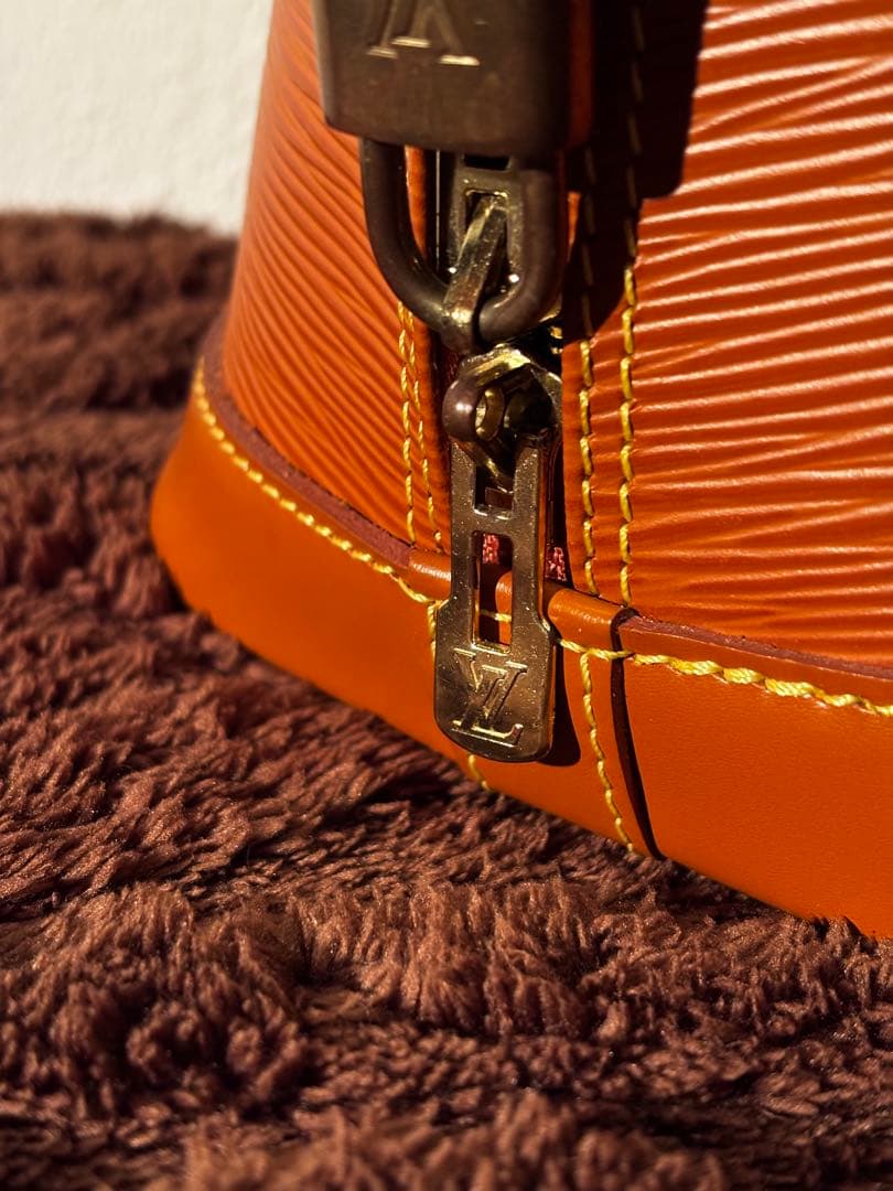 LOUIS VUITTON ルイヴィトン アルマ 2Wayハンドバッグ エピ