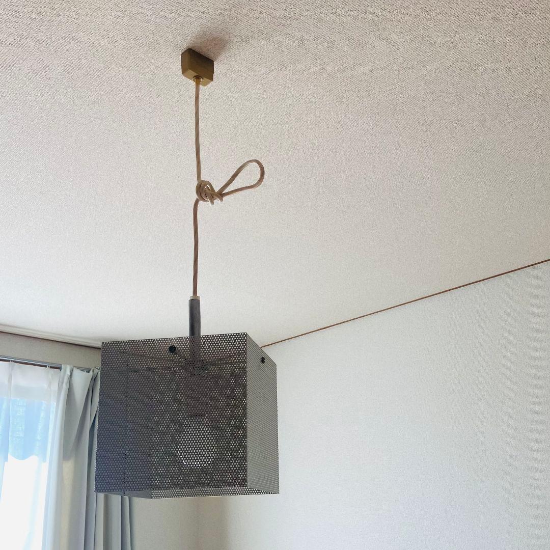 ポストモダン パンチングメタル キューブランプ