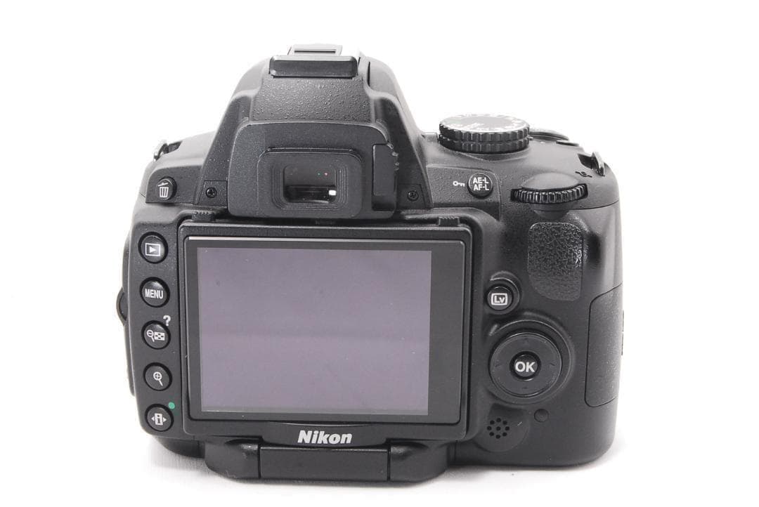 シャッター数1318回 Nikon D5000 届いてすぐ使える！初心者オススメ