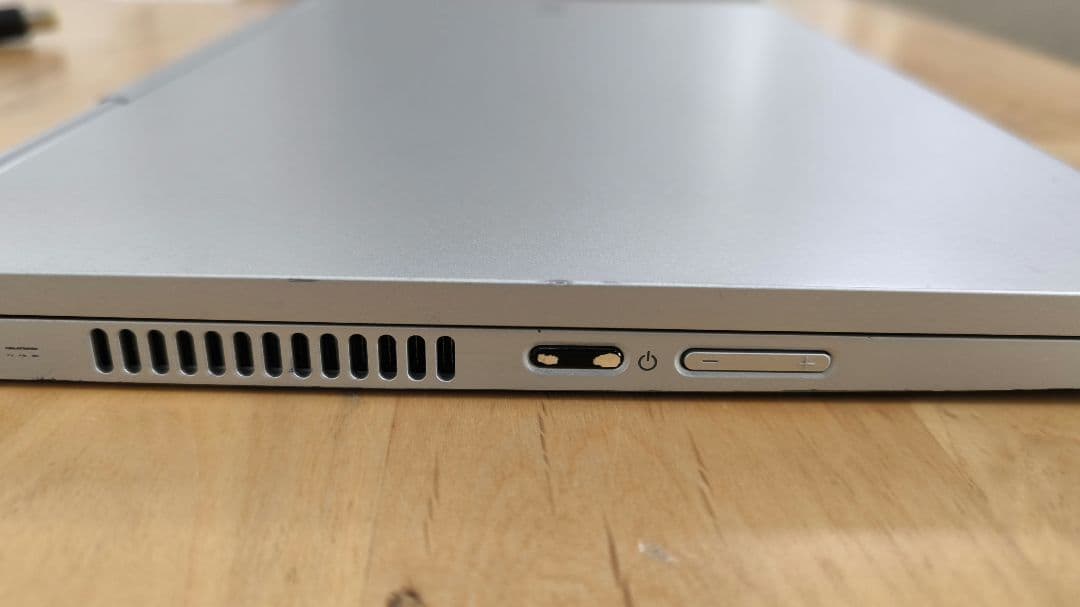 【2in1ノートパソコン】タッチパネル／i5第8世代／Windows11／カメラ