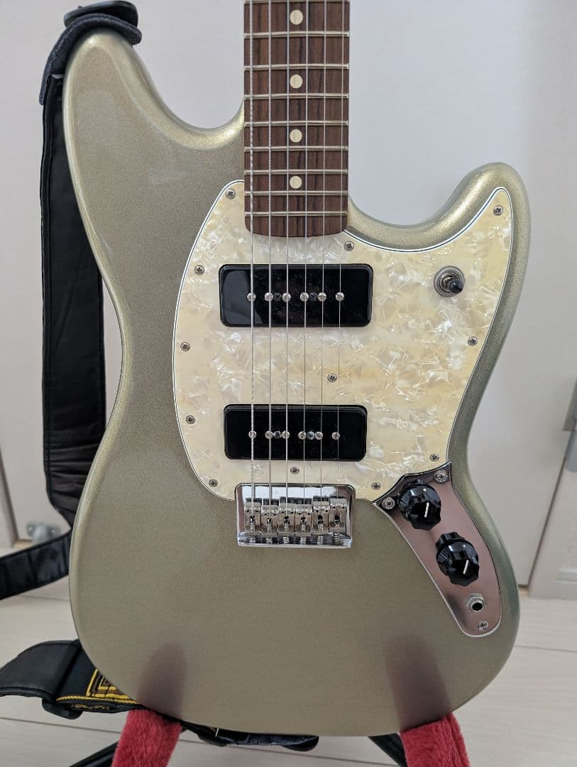 mustang fender mexico 変色したシルバーエレキギター