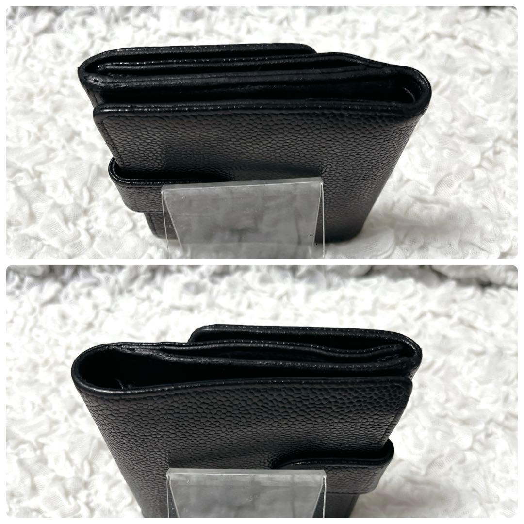 CHANEL ブラック 二つ折り財布　キャビアスキン　コンパクト　レザー　黒