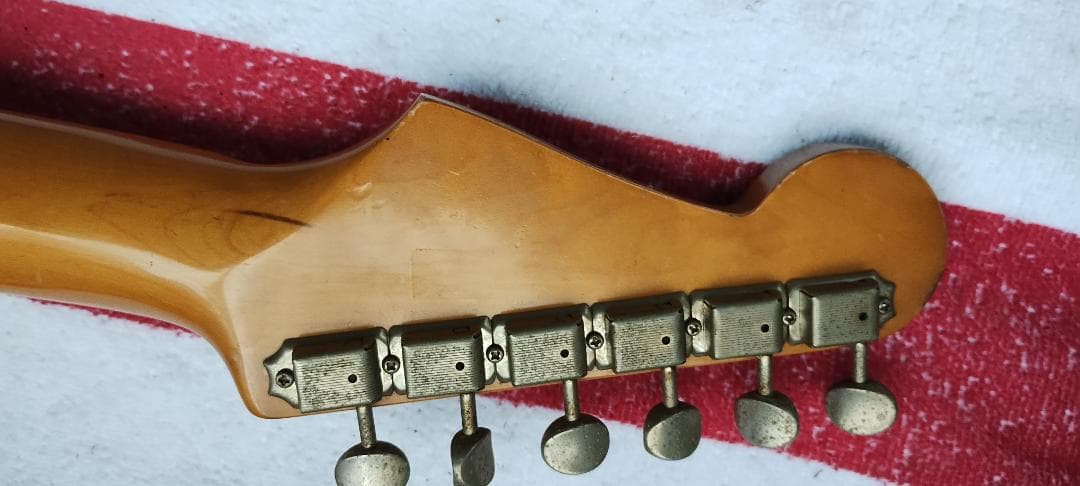 フェンダージャパン　レースセンサー付き ストラト