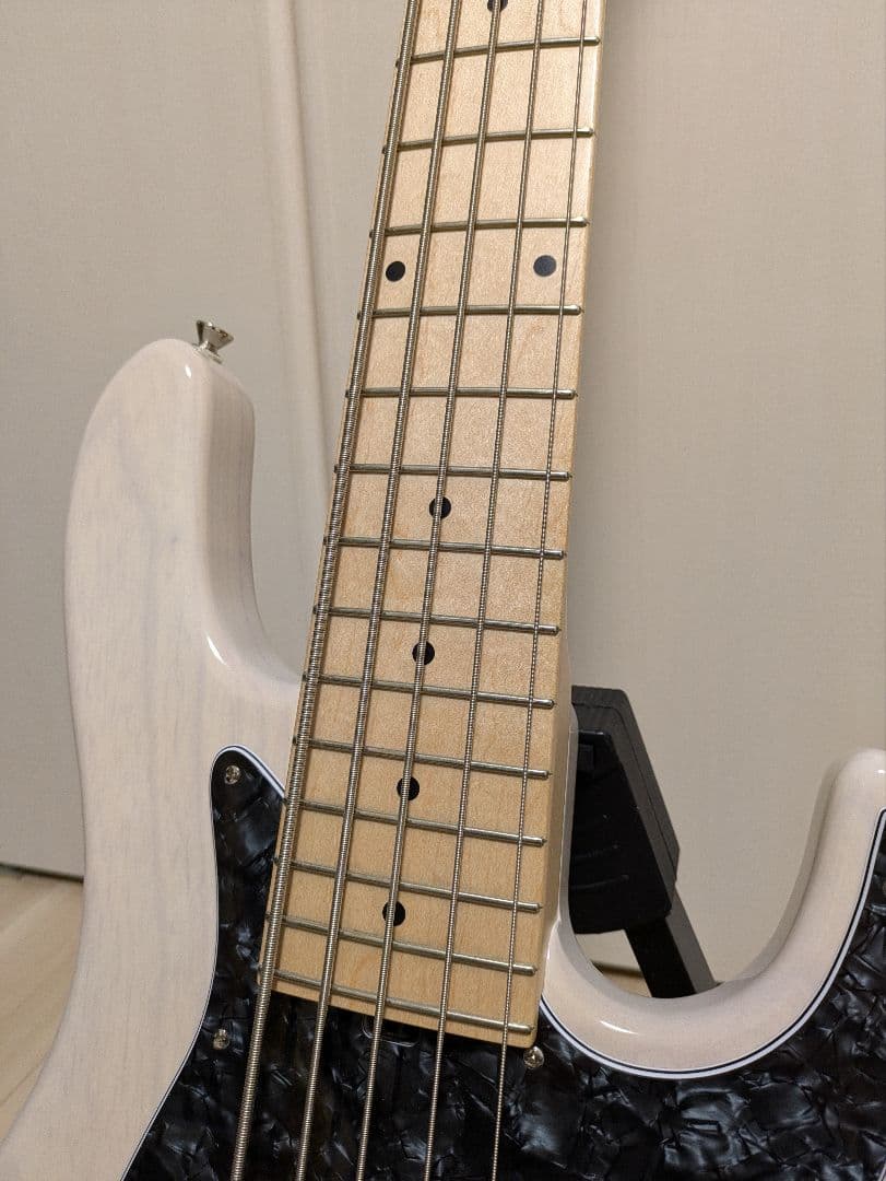 Kikuchi Hermes MV 5Ash/Maple 5弦ベース