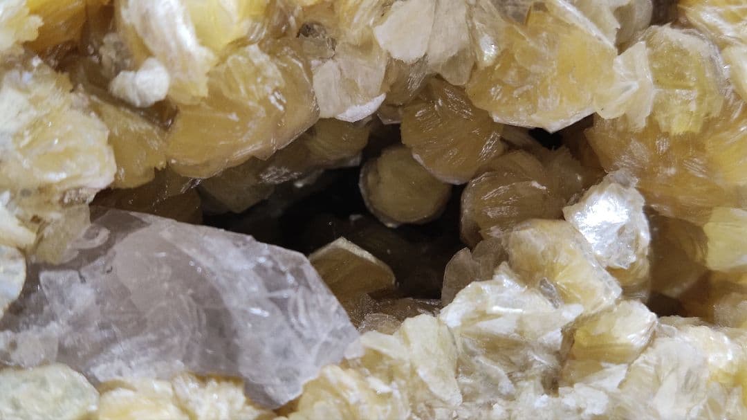 パワーストーン　天然石　イエローマイカ(モスコバイト)　2.1kg　No.808