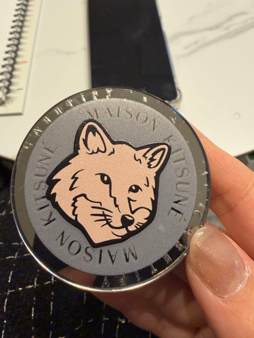 iPhone17限定ver. メゾンキツネCASETiFYのケース(グリップ付き