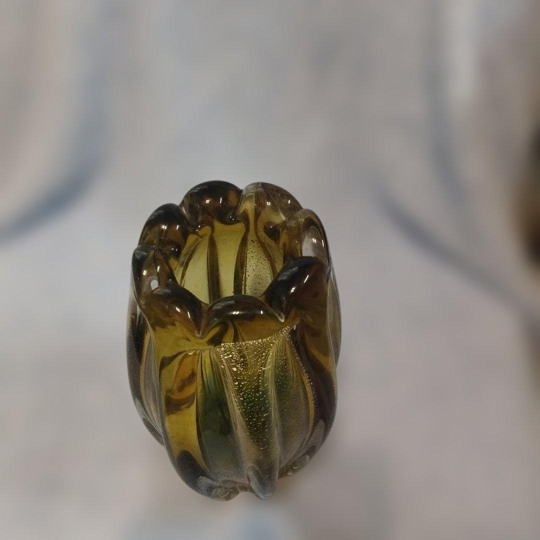 ビードロ ？黄緑色 花びらデザイン ガラス花瓶