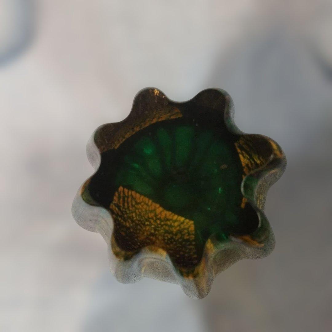 ビードロ ？黄緑色 花びらデザイン ガラス花瓶