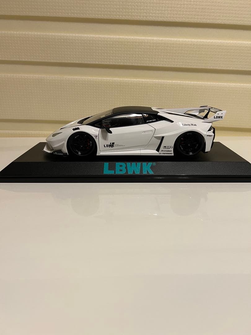 オートアート LBWK ランボルギーニ ウラカン1/18
