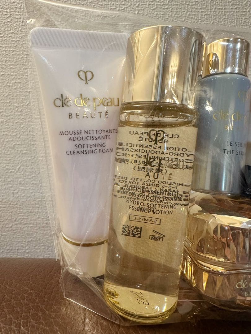 18941円相当⭐クレドポーボーテ♡ラ・クレーム♡特製サイズラディアンス