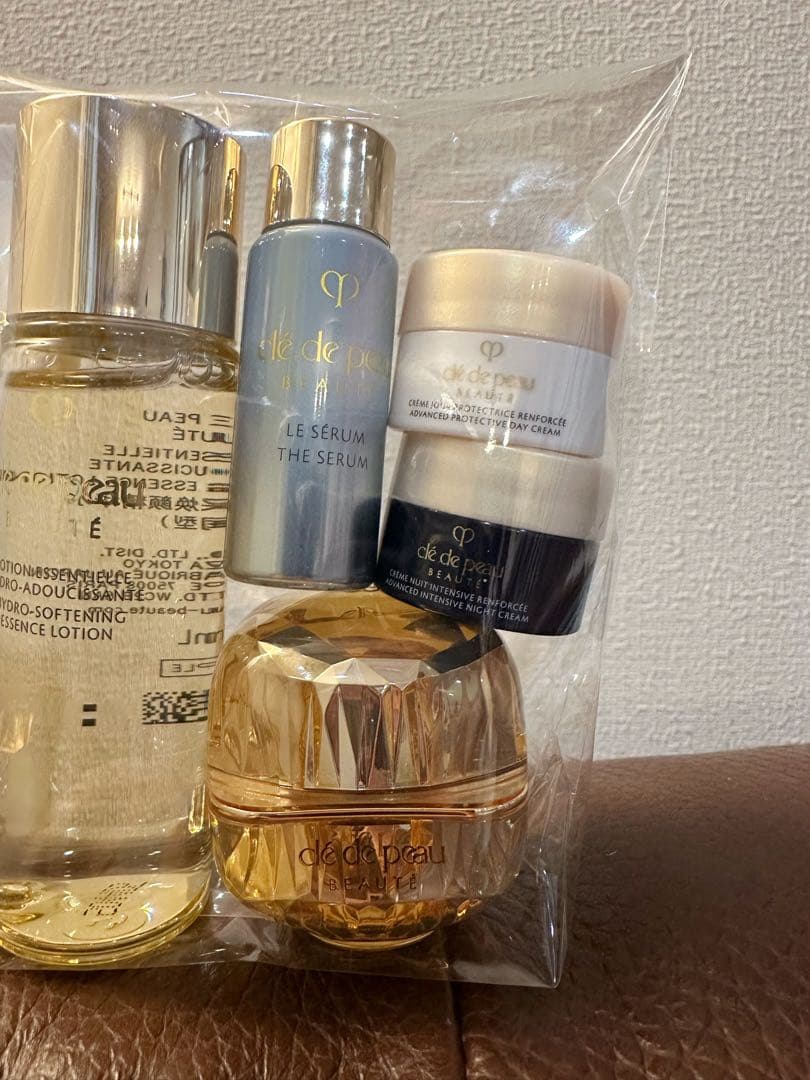 18941円相当⭐クレドポーボーテ♡ラ・クレーム♡特製サイズラディアンス