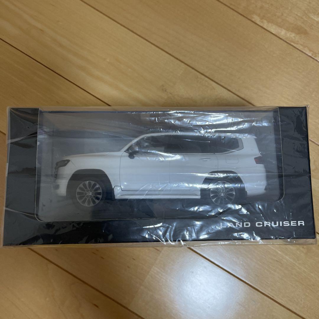 ランクル300 トヨタ ミニカー ホワイトパール