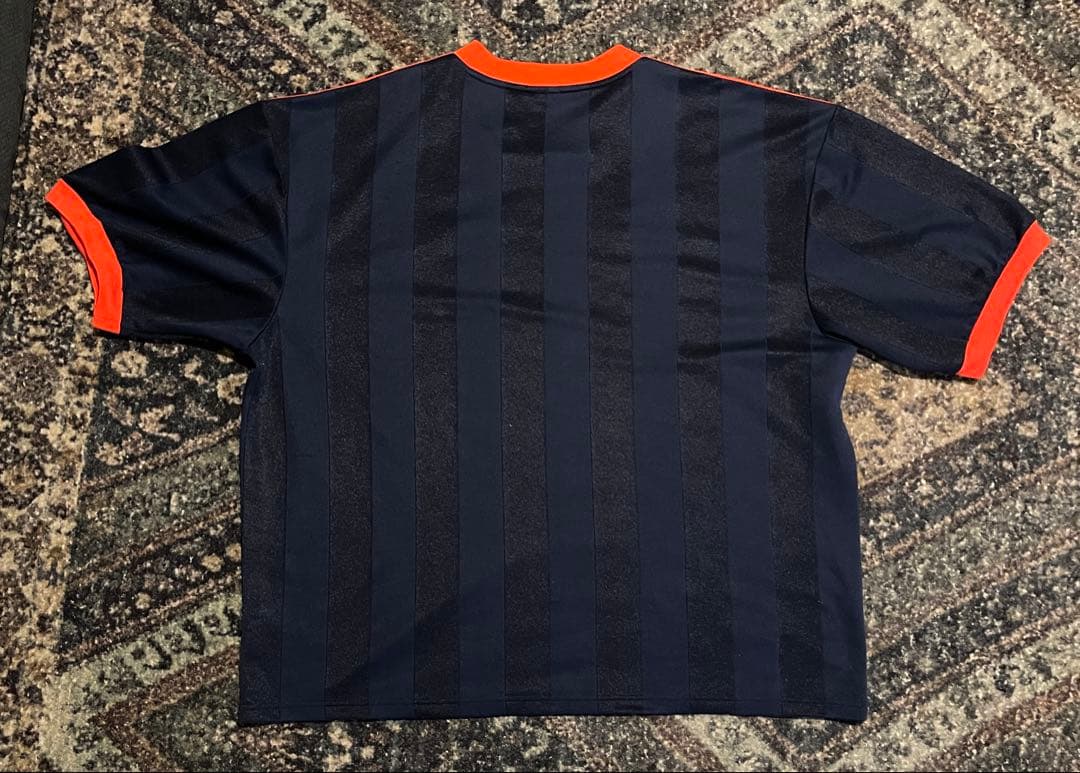 adidas Gosha Rubchinskiy Tシャツ ネイビー/オレンジ