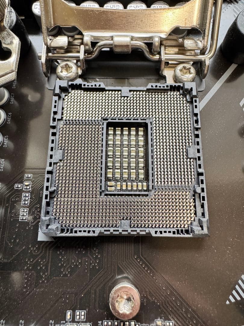 GIGABYTE Z590 UD AC マザーボード