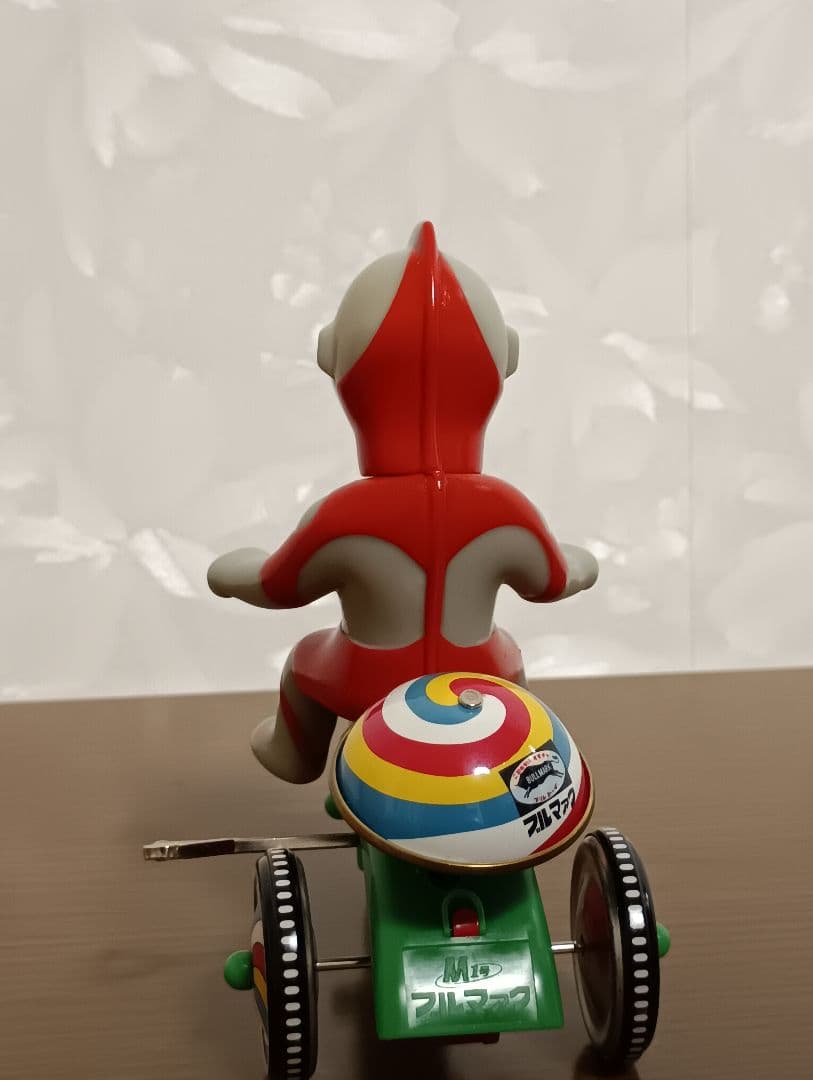 M1号　ウルトラマン　ゼンマイ三輪車