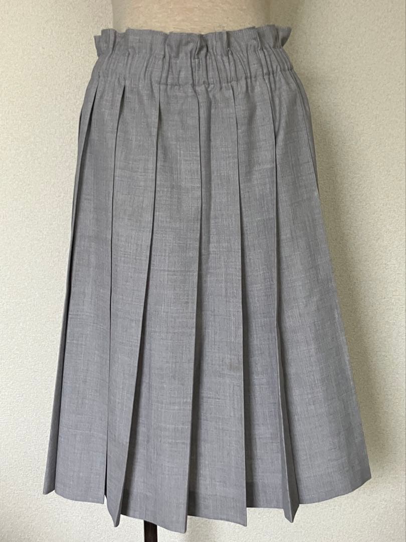 コムデギャルソン ライトグレー プリーツスカート ウエストゴム仕様