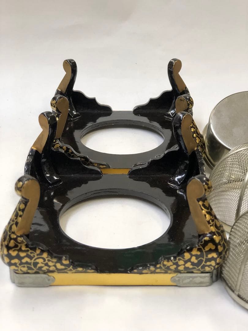 雛道具　金蒔絵　木製　ミニ火鉢　唐草模様　アンティーク　御殿火鉢