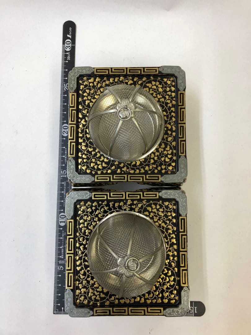 雛道具　金蒔絵　木製　ミニ火鉢　唐草模様　アンティーク　御殿火鉢