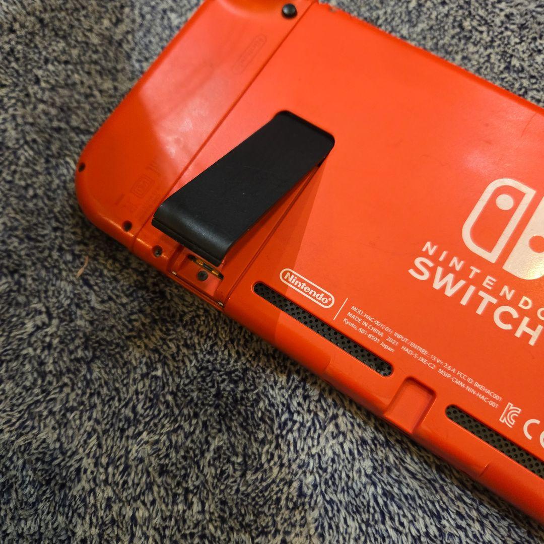 レッド Nintendo Switch 本体　中古