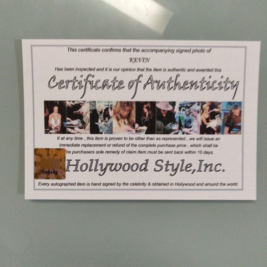 ケビン直筆サイン入り超大型写真‥KEVIN