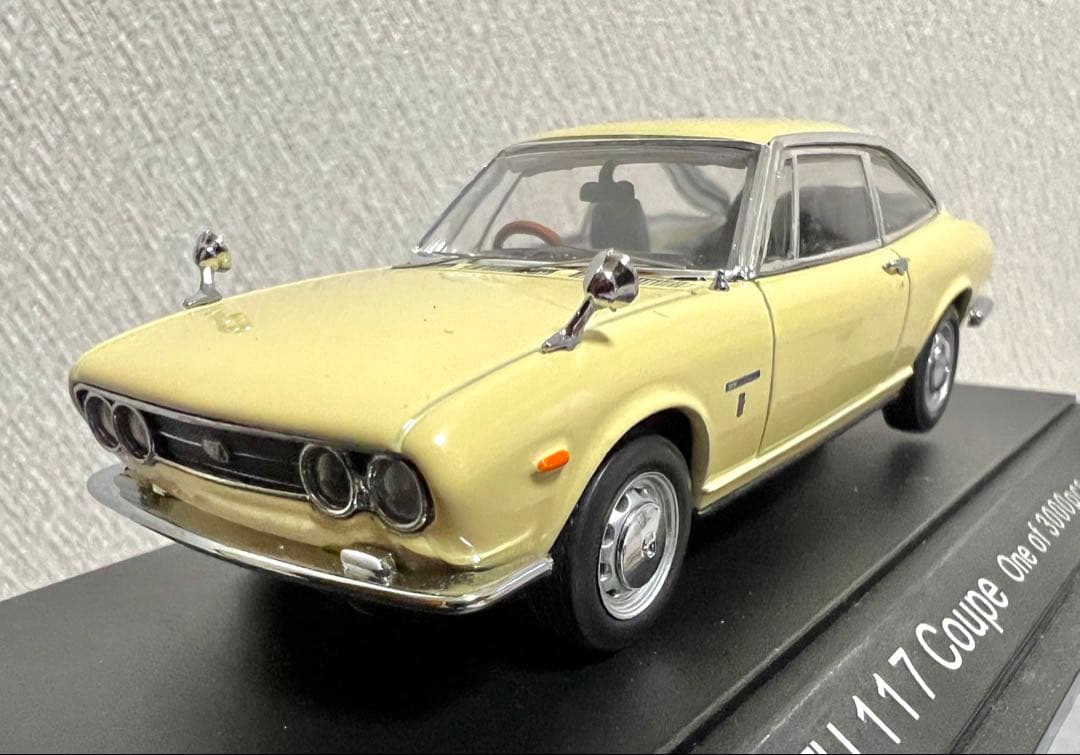 AUTOart 1/18 デロリアン DMC-12 サテンシルバー 完成品
