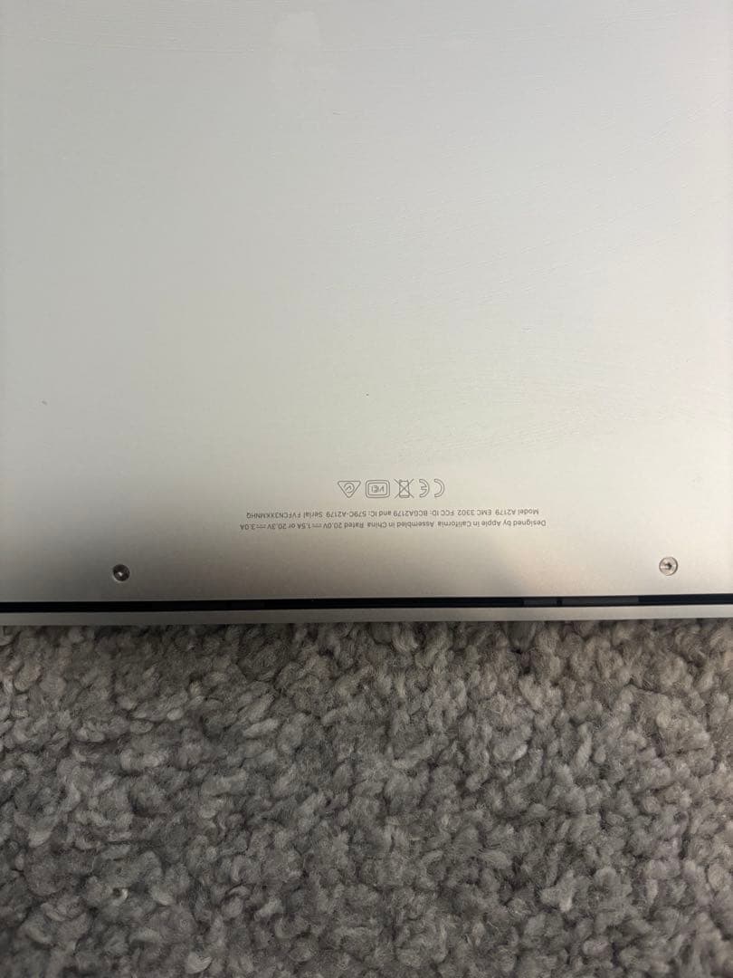 動作良好　MacBook Air 13.3 2020/8GB/シルバー