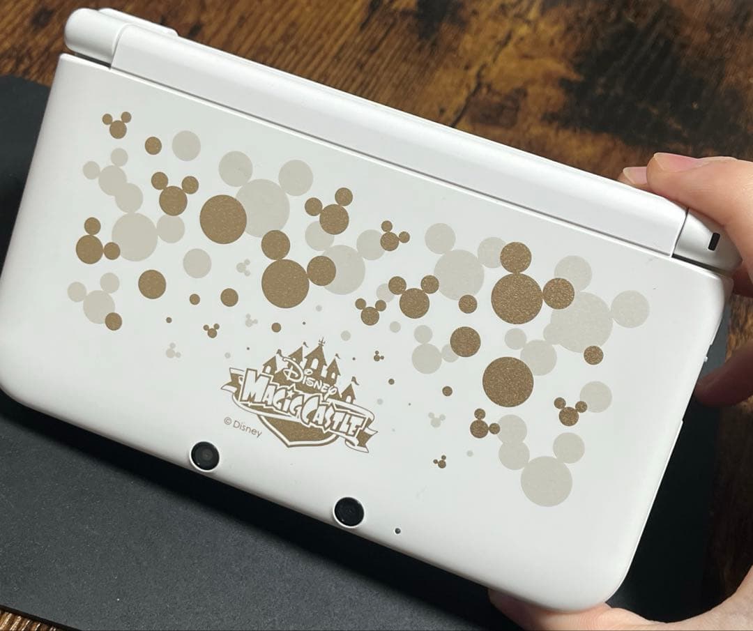 【美品】3DSLL ディズニーマジックキャッスル限定エディション ソフト付き