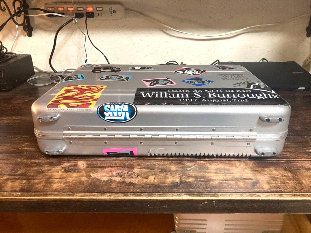 旧モデル　ZERO HALLIBURTON　アルミアタッシュケース