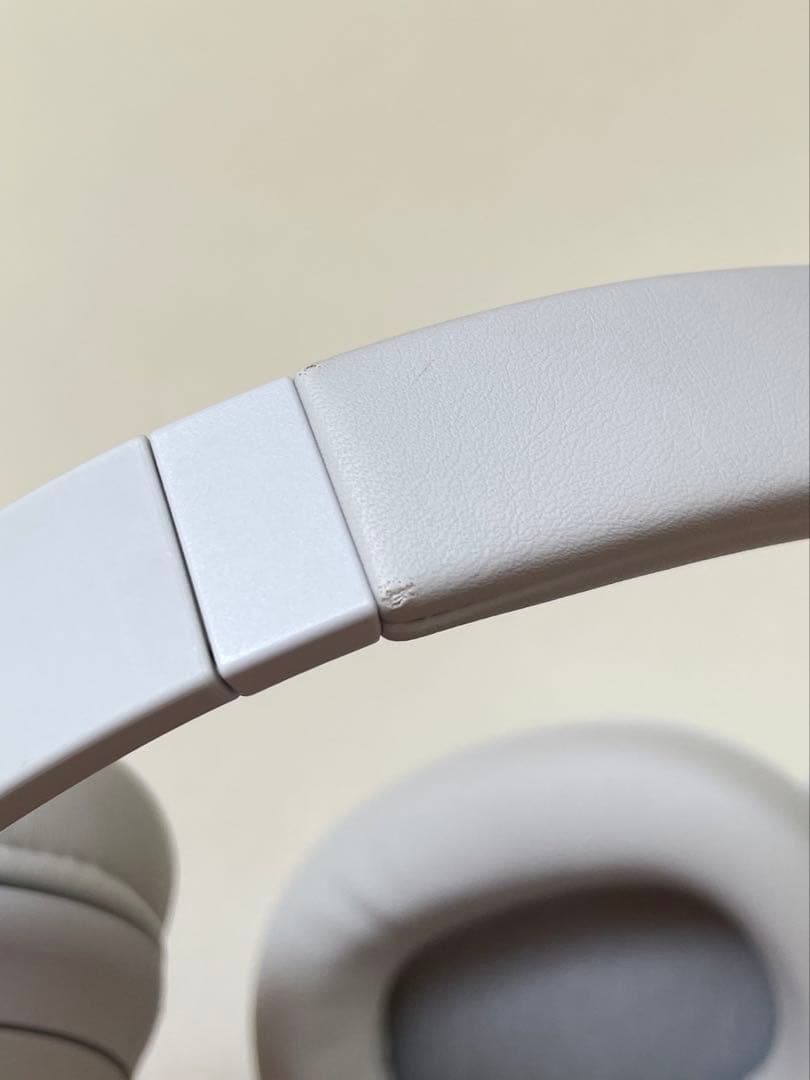 ヘッドホン　ソニー　WH-CH720N (ホワイト)