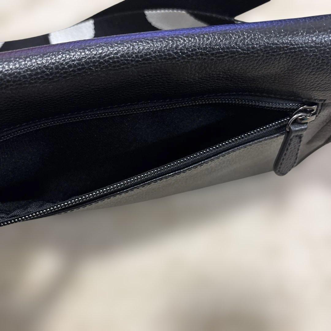 ★未使用品★ear イアパピヨネ ワイドテープショルダーバッグ