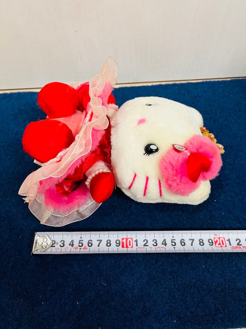 USJ限定　ハローキティ　パレード　ぬいぐるみ　姫　ドレス　レトロ