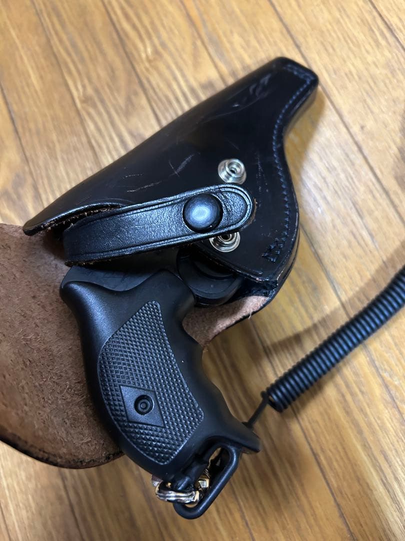 レザー ホルスター 黒 右利き用 コイルコード付き