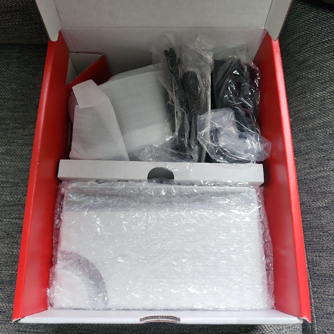 R*i様 Switch 本体 ホワイト 有機ELモデル＋付属品＋ケース