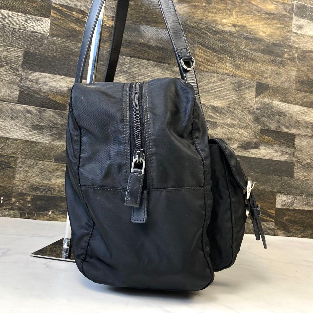 PRADAトートバッグ ビジネス テスートナイロン 三角ロゴ　黒