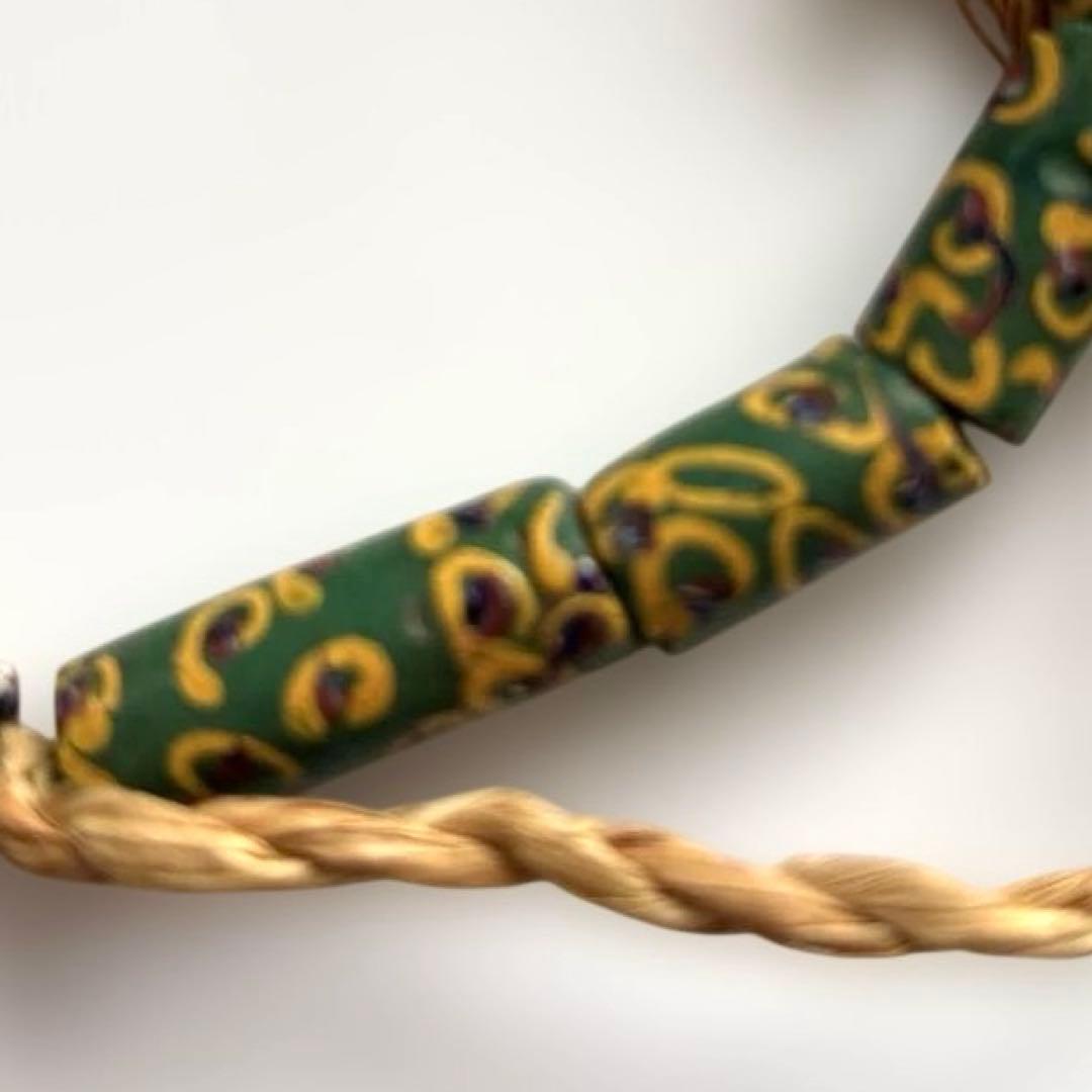 トレードビーズ　アフリカ　希少　レア　貴重　グリーン　ブラック　オレンジ