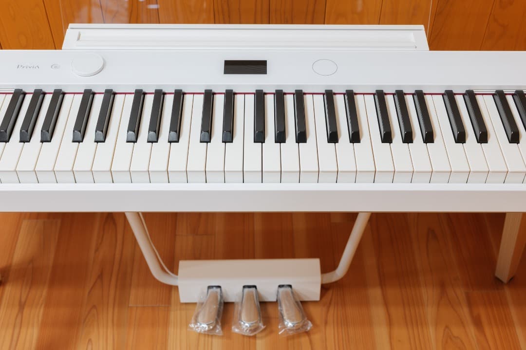 CASIO Privia PX-S7000WE　電子ピアノ