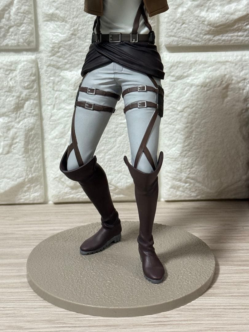 一番くじ　進撃の巨人　B賞アニ　壁の外の世界