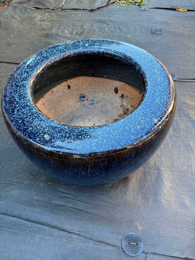 陶器　メダカ鉢・火鉢