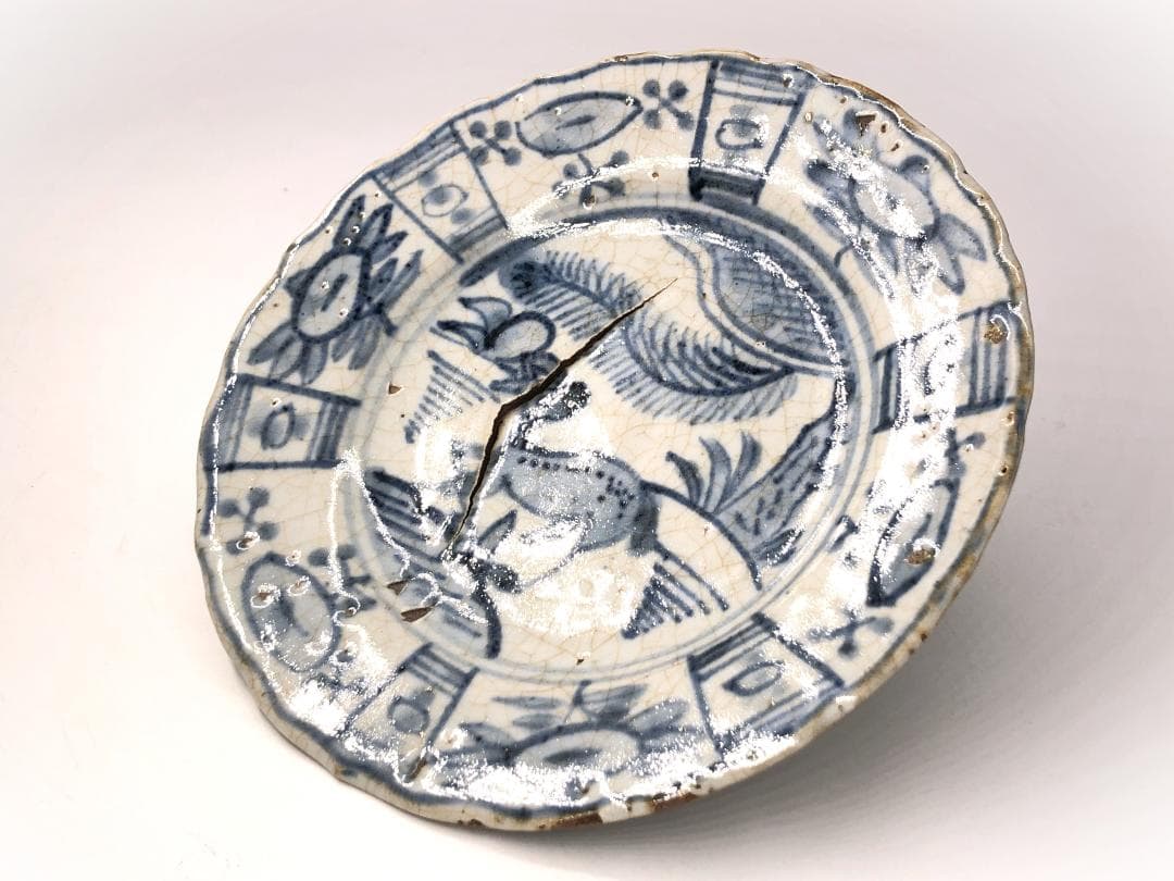 【 明朝青花小皿 】　芙蓉手鹿図　窯疵虫食い景色