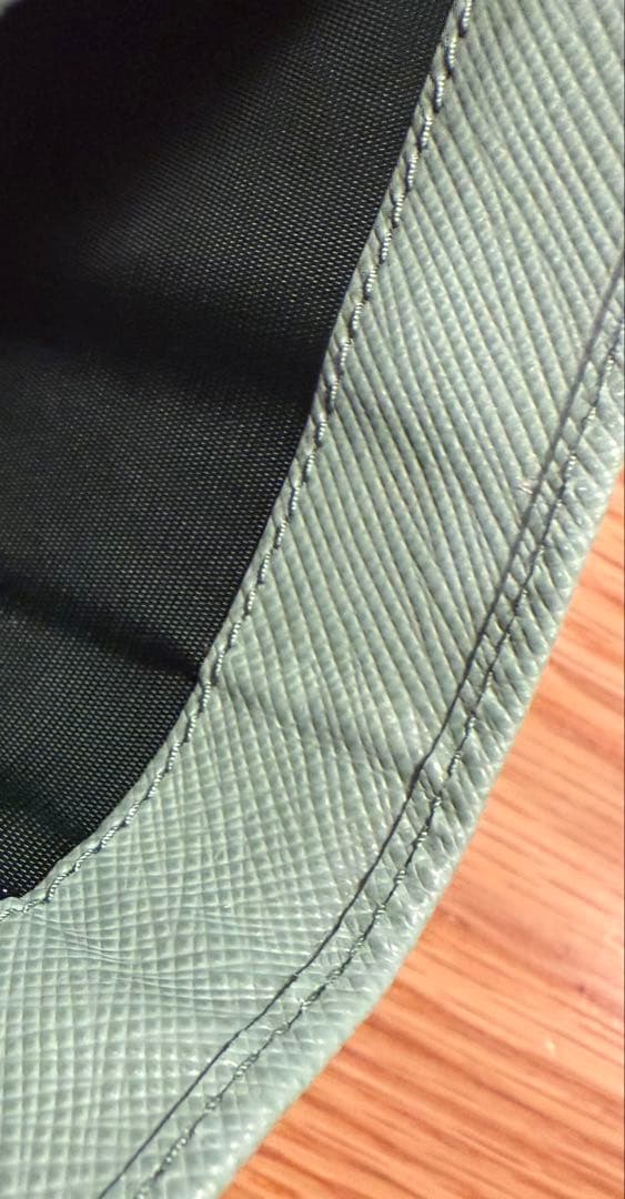 未使用PRADA サフィアーノレザー 三つ折り財布 ミントグリーン