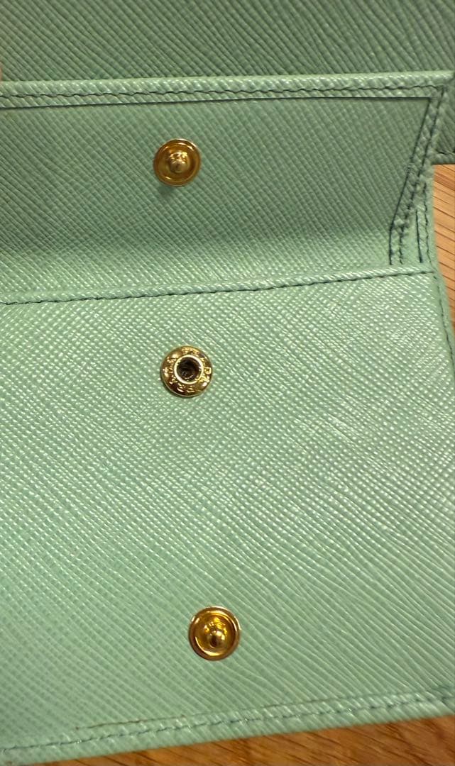 未使用PRADA サフィアーノレザー 三つ折り財布 ミントグリーン