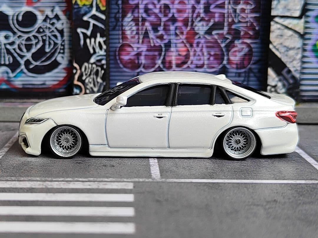 トミカ改造 トヨタ クラウン サイドミラー付き ☆深リム ☆ホットウィール 廃盤