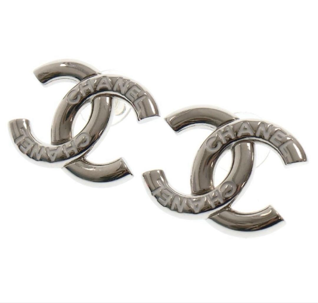 CHANEL 25C ロゴピアス
