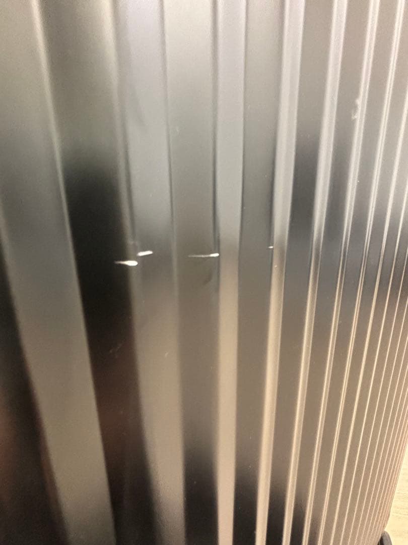 ほぼ新品です！！ブラック アルミニウム キャリーケース