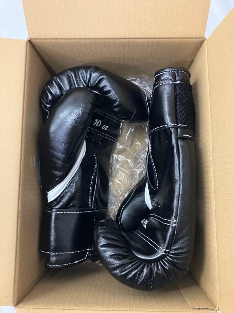 Winning ボクシンググローブ 10 oz ブラック