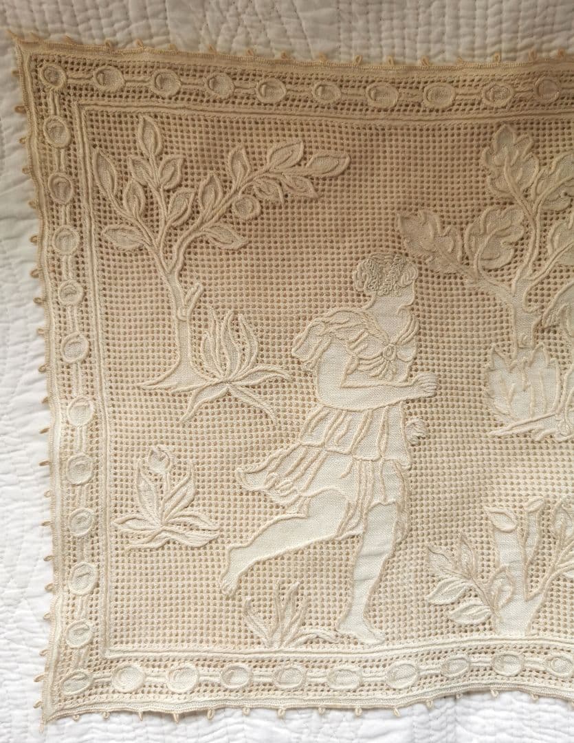 アンティークイタリア ブラットレース刺繍マット 森林の女神と鹿 狩りの神話 古典